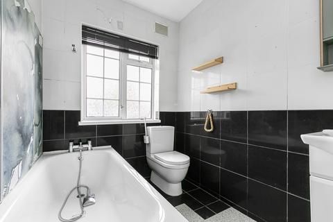 7 Riverside, Sunbury-on-thames, TW16 5PW