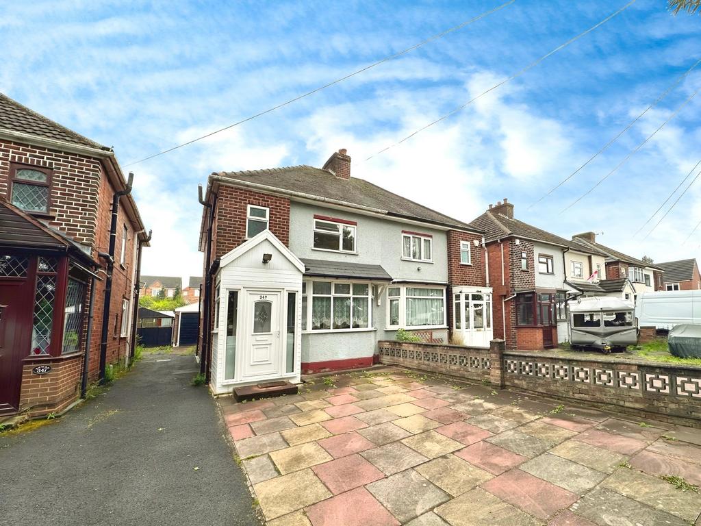 Birmingham New Road, Dudley DY1 3 bed semidetached house for sale £