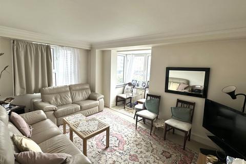 1 bedroom flat for sale, Beverly House, Park Road, NW8