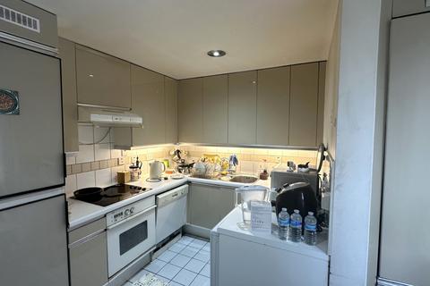 1 bedroom flat for sale, Beverly House, Park Road, NW8