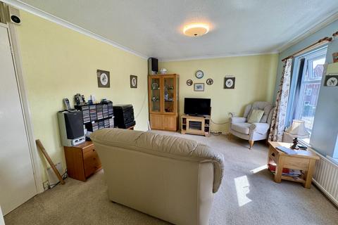 2 bedroom flat for sale, Carr Close, Beverley, HU17 0QS