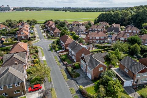 4 bedroom detached house for sale, Whin Road, York