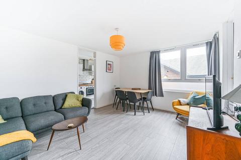 1 bedroom flat for sale, Wivenhoe Close, Peckham Rye, London, SE15