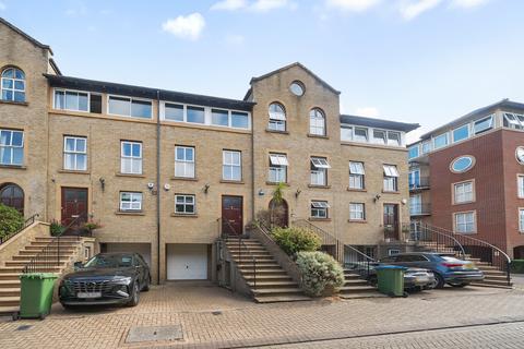 undefined, Andes Close, Ocean Village, Southampton, Hampshire, SO14