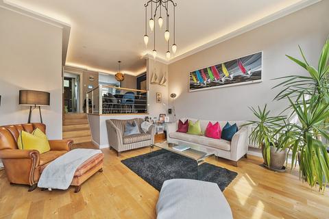 undefined, Andes Close, Ocean Village, Southampton, Hampshire, SO14