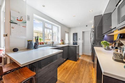 16 Heathfield Road, Bromley, BR1 3RN