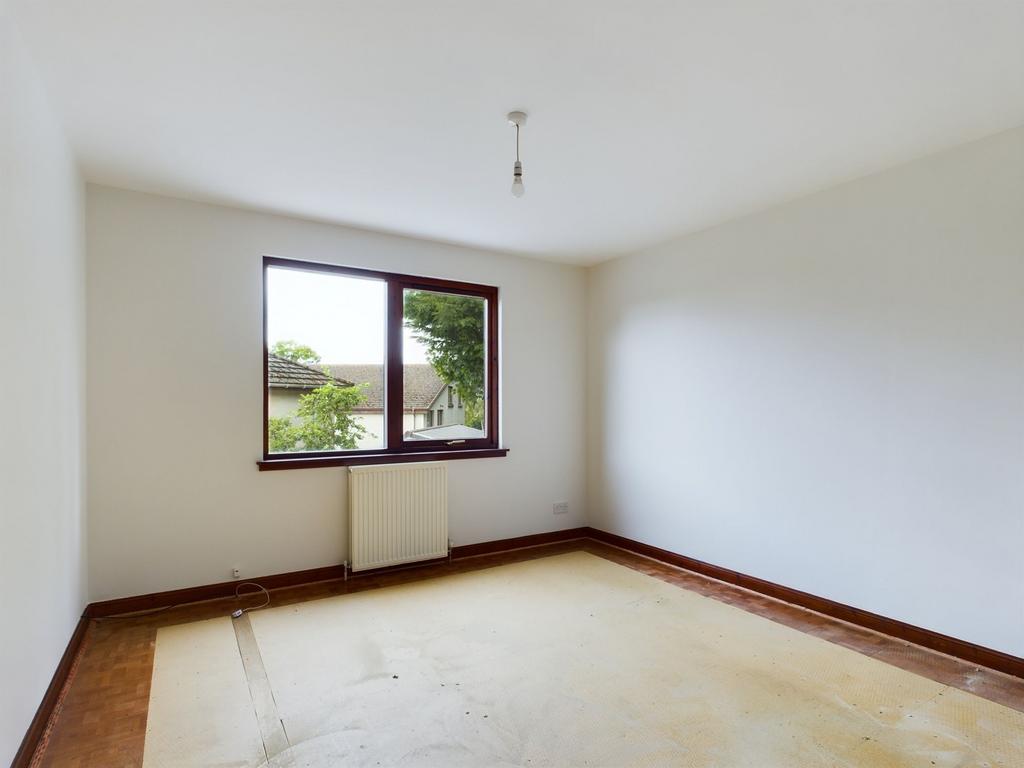 Sitting/Bedroom 5