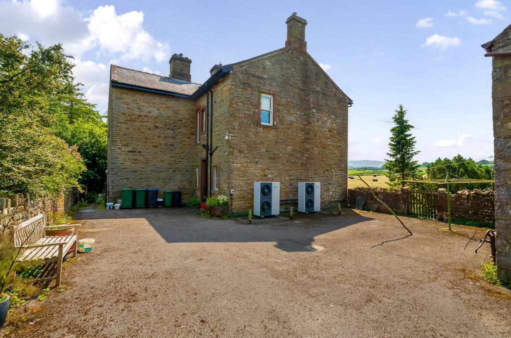 Rear courtyard area