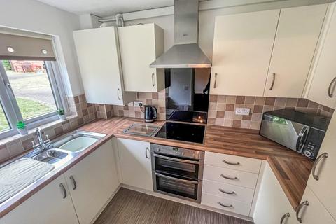 1 bedroom flat for sale, Peakes Croft, Bawtry, Doncaster