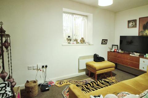 1 bedroom apartment for sale, Whingate, Leeds LS12