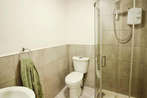 1 bedroom apartment for sale, Whingate, Leeds LS12