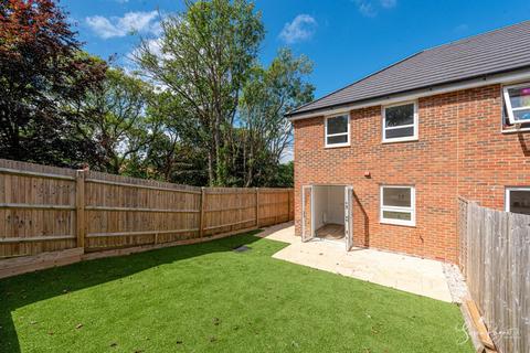 3 bedroom end of terrace house for sale, Wintergreen Gardens, Newport