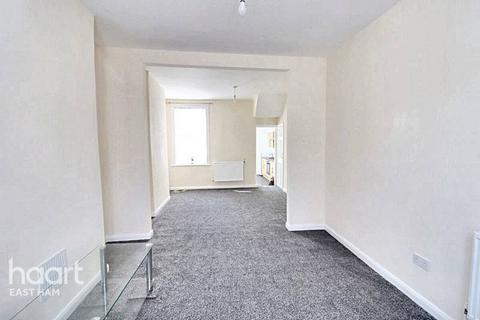 3 bedroom terraced house for sale, Benson Avenue, London