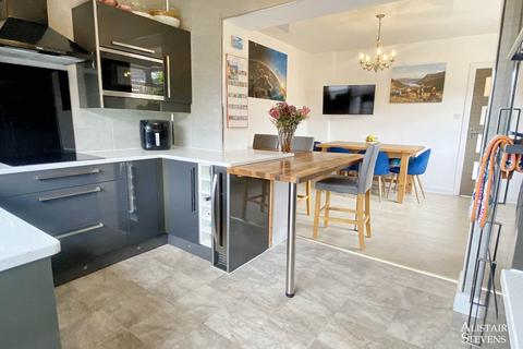 18 Edge Hill Road, Royton, Oldham, OL2 6BL