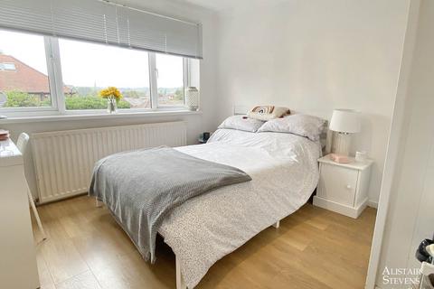 18 Edge Hill Road, Royton, Oldham, OL2 6BL