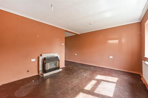 59 Hedge End Road, Andover, SP10 2DJ