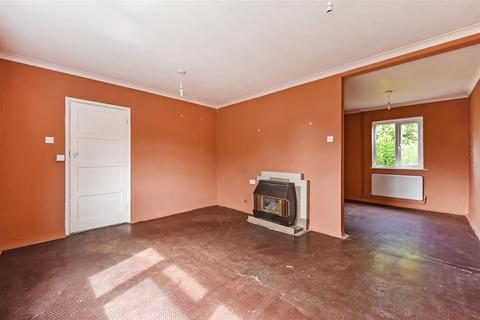 59 Hedge End Road, Andover, SP10 2DJ