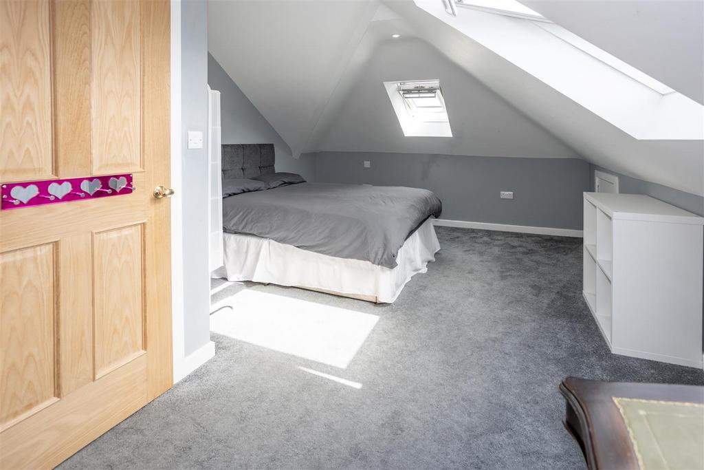 V attic bedroom.jpg