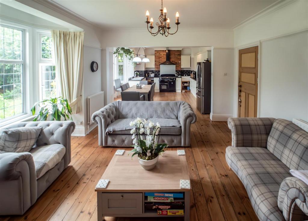 E Whole of living room.jpg