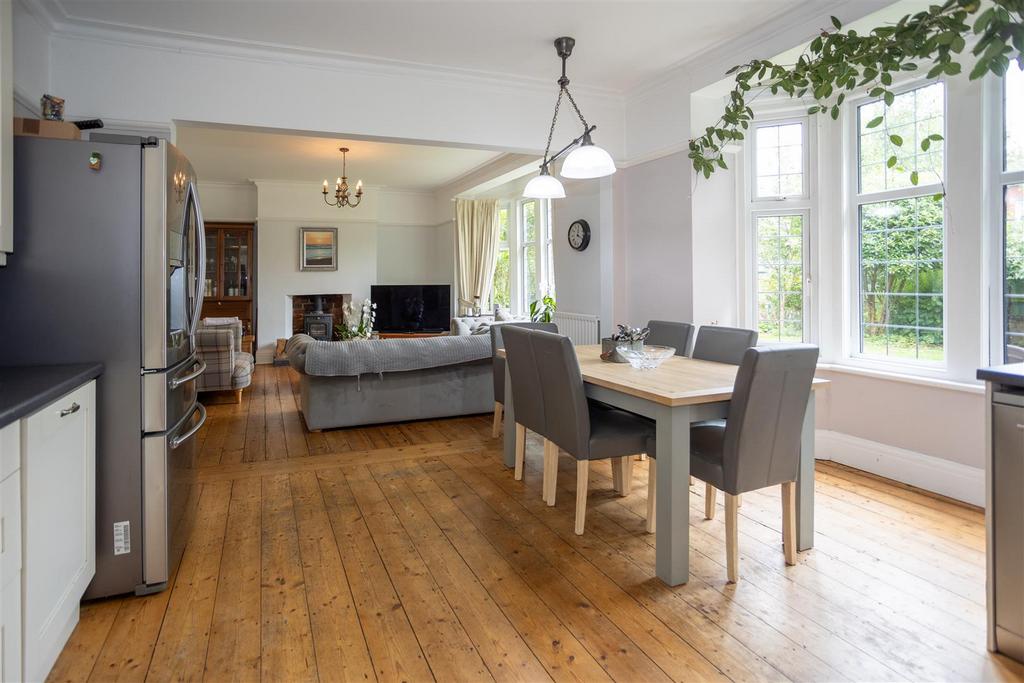 F Living room.jpg