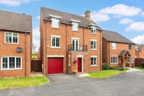 4 bedroom detached house for sale, Erica Drive, Whitnash