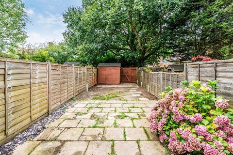 57 Barnfield Way, Oxted, RH8 9QG