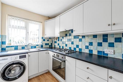 57 Barnfield Way, Oxted, RH8 9QG