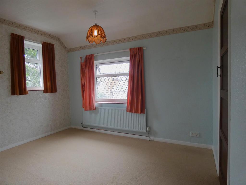 Bedroom 2.JPG