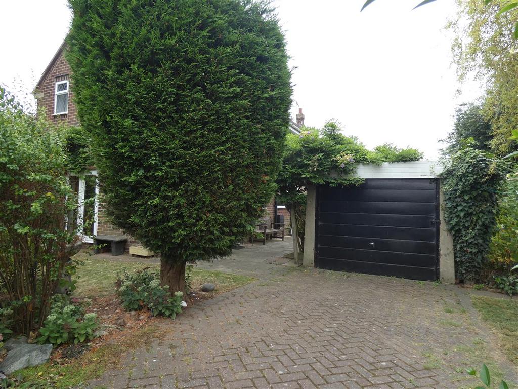 Driveway.JPG