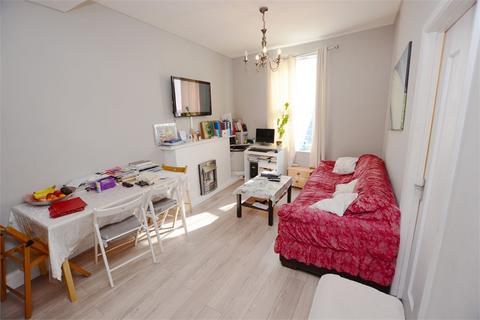 2 bedroom flat for sale, Uxbridge Road, London W12