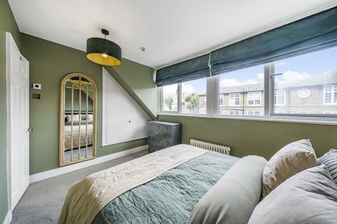 2 bedroom maisonette for sale, Tower Bridge Road, London