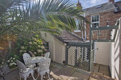 2 bedroom terraced house for sale, Dudley Road, Folkestone, CT19