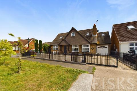 4 bedroom detached house for sale, Thames Road, Canvey Island, SS8