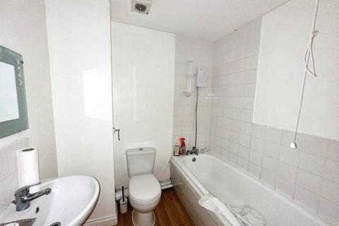 2 bedroom flat to rent, Little Moss Lane, Clifton, Swinton, Manchester, M27