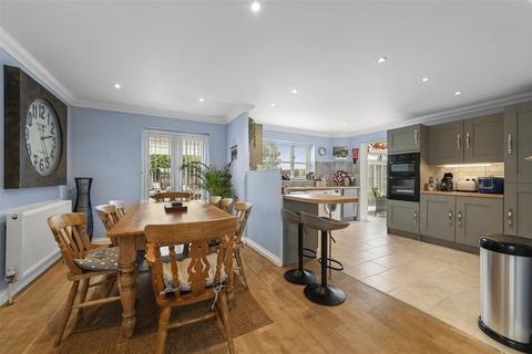 4 bedroom detached house for sale, Harwich Road, Beaumont