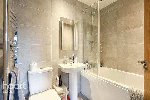 2 bedroom semi-detached house for sale, Cardwell Road, Leeds