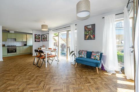 Flat 5, 105 Brabazon Street, London, E14 6RJ