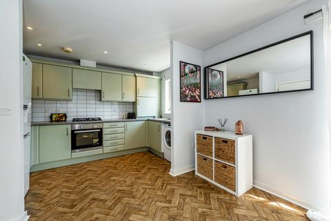 Flat 5, 105 Brabazon Street, London, E14 6RJ