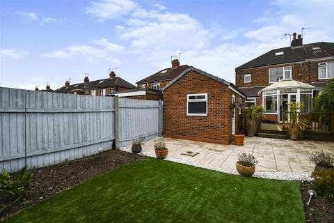 3 bedroom semi-detached house for sale, Bernadette Avenue, Hull