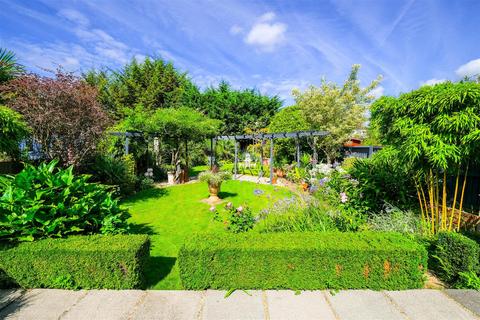 3 bedroom semi-detached house for sale, Chalgrove Cresent, Clayhall