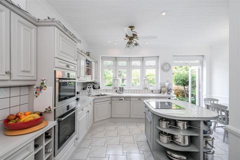 3 bedroom semi-detached house for sale, Chalgrove Cresent, Clayhall
