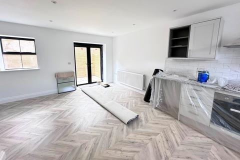 2 bedroom duplex for sale, Queen Street, Gillingham, Dorset. SP8 4DZ