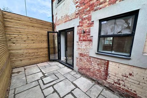 2 bedroom duplex for sale, Queen Street, Gillingham, Dorset. SP8 4DZ