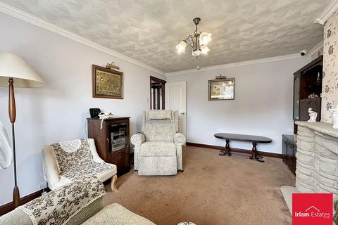 2 bedroom bungalow for sale, Helston Close, Irlam, M44