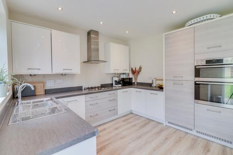 6 Bletchley Way, Horsforth, Leeds, LS18 4FZ