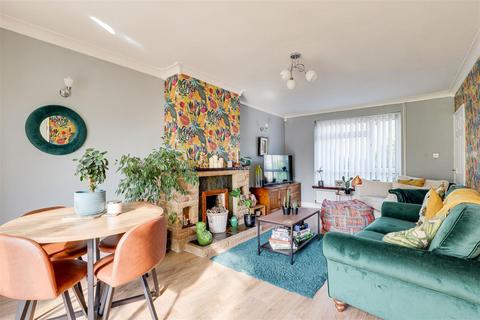 3 bedroom semi-detached house for sale, Bransdale Road, Clifton NG11