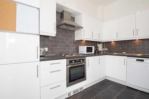 2 bedroom apartment to rent, Carnegie House, Milton Keynes MK9