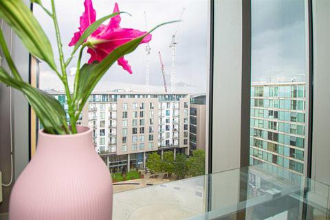 2 bedroom apartment to rent, Carnegie House, Milton Keynes MK9