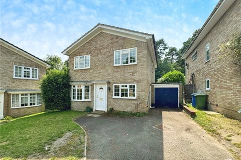 4 bedroom detached house for sale, Woodlands Close, Blackwater, Camberley