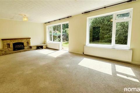 4 bedroom detached house for sale, Woodlands Close, Blackwater, Camberley